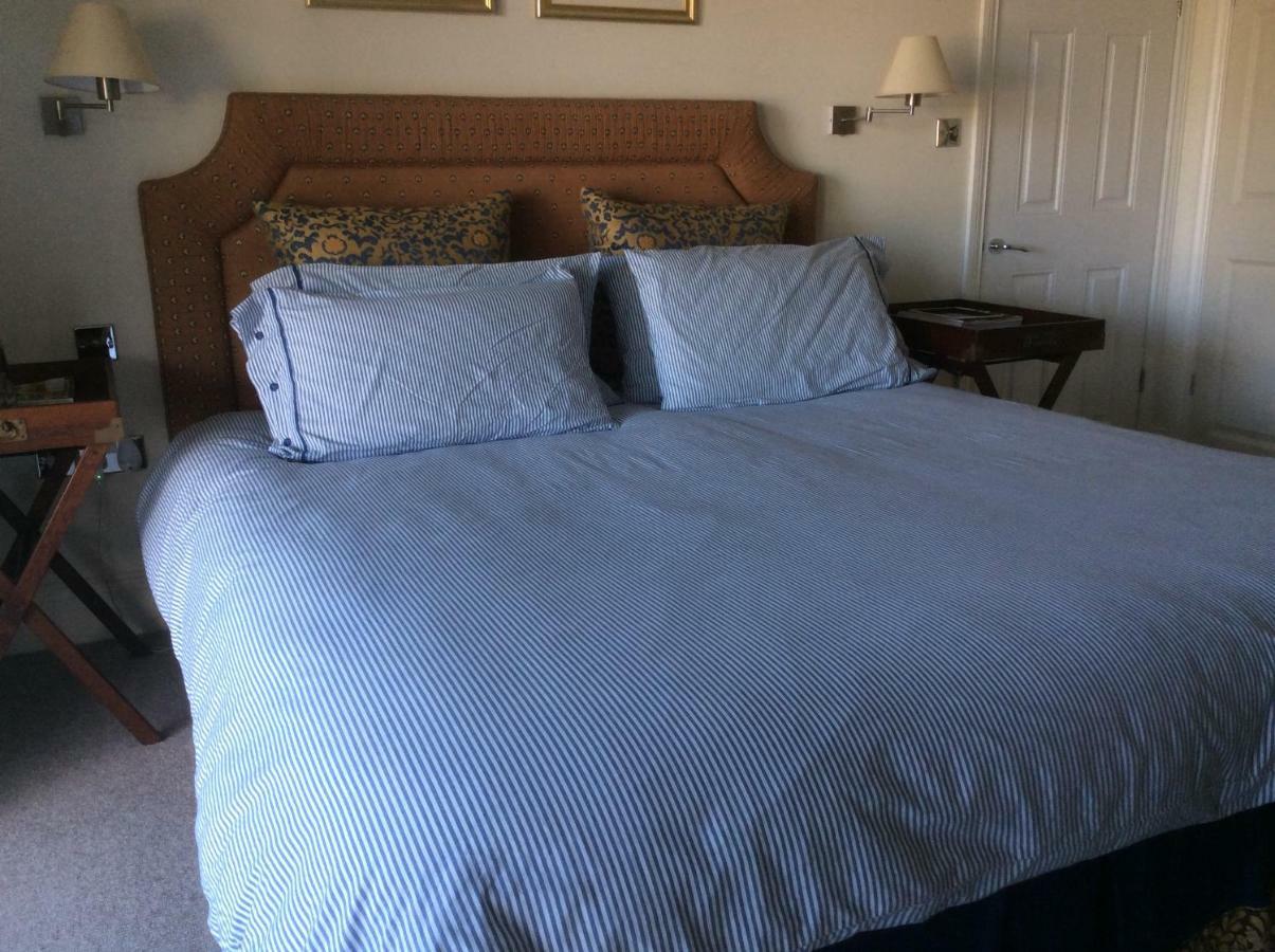 Compass Rose Bed and Breakfast Dartmouth Eksteriør billede